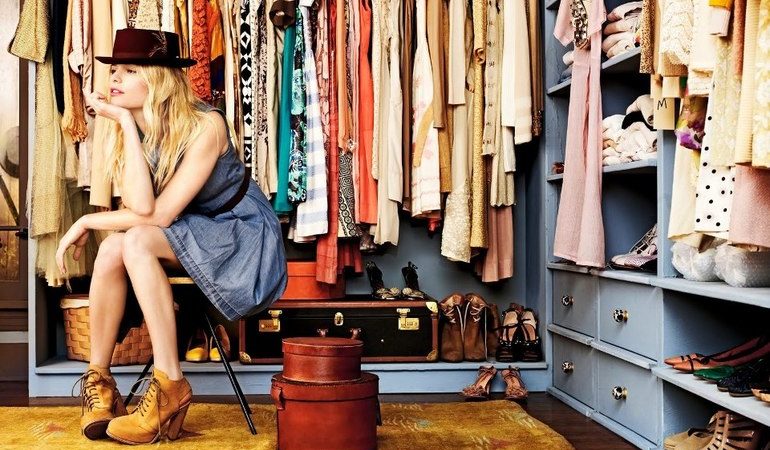 Одяг у соннику: бачити і приміряти нову, вибирати в магазині, носити стару і брудну