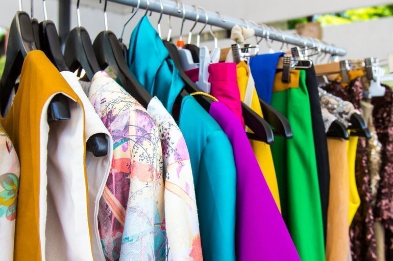 Одяг у соннику: бачити і приміряти нову, вибирати в магазині, носити стару і брудну