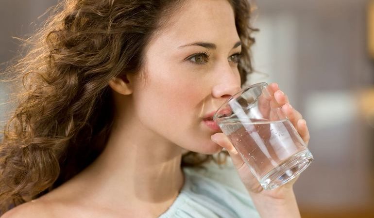 Пити воду уві сні: що значить угамування спраги чистого і каламутного джерела, розшифровка по соннику