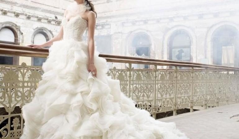 Подруга в весільному платті: до чого приснилося, тлумачення в різних сонники