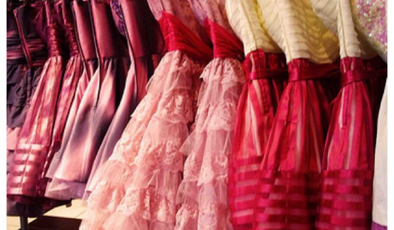 Приснилося рожеве плаття: короткий і довгий, брудне і красиве, тлумачення сонника