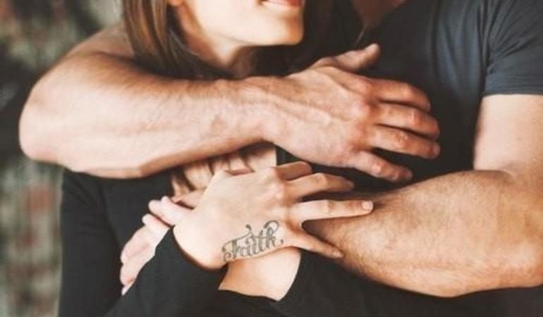 Руки за сонником: до чого сняться свої або чужі пальці, зап’ястя, прикраси або зламані кінцівки