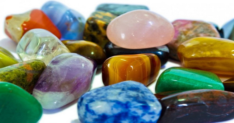 Сни про різні камені: тлумачення снів про простих дорогоцінних каменях, значення їх кольору і розміру