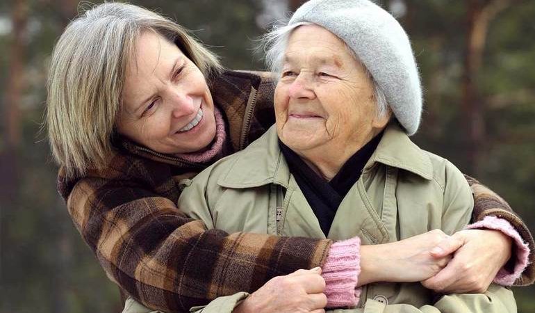 Сновидіння, де сняться батьки: сни про померлих і живих близьких, рідні хлопця або дівчини, їх сварка або будинок