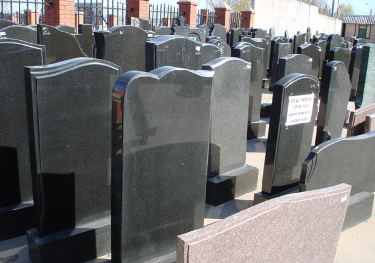 Сон про пам’ятник на кладовищі: сонник Міллера та інші про надгробних монументах, що значить бачити їх