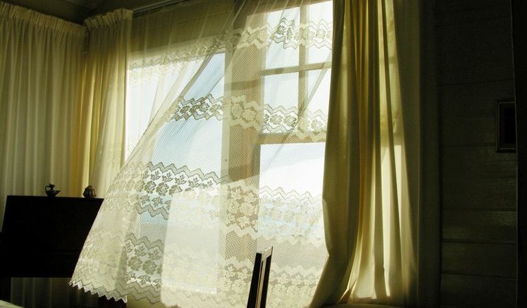 Сон, в якому була тюль: тлумачення в залежності від деталей, різні сонники