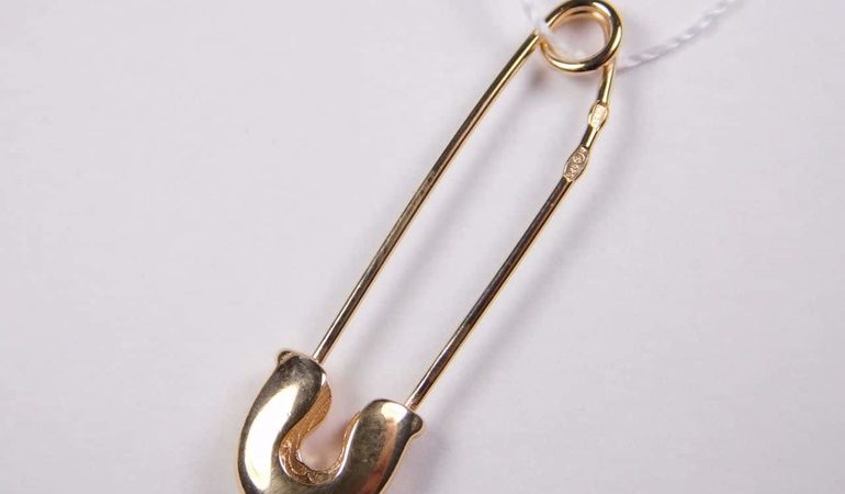 Сонник про шпильках і діях, пов’язаних з ними: особливості тлумачення снів різними джерелами