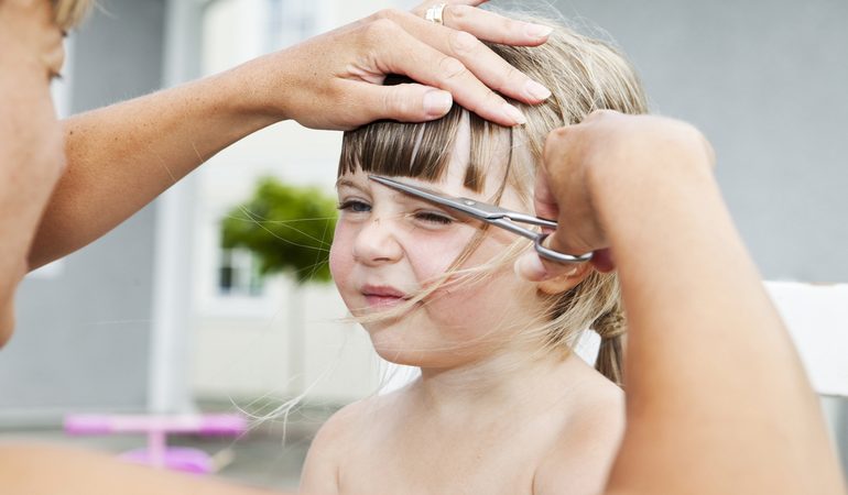 Стригти дитині волосся у сні: значення сновидіння, різні тлумачення по соннику залежно від ситуації