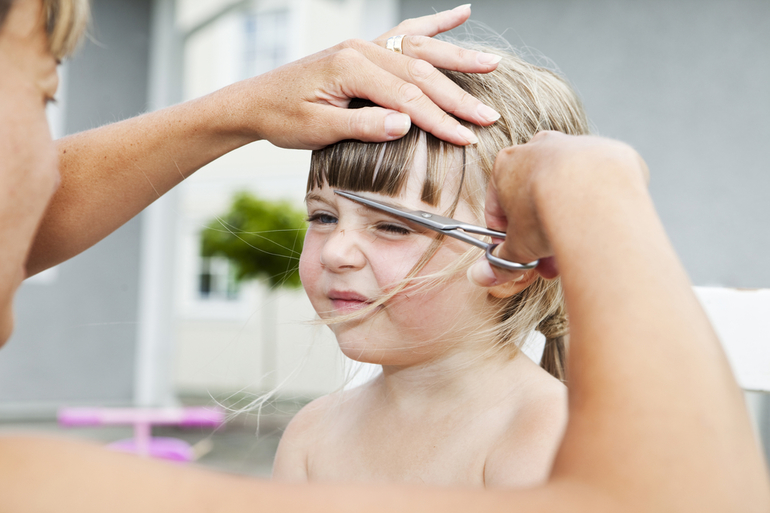 Стригти дитині волосся у сні: значення сновидіння, різні тлумачення по соннику залежно від ситуації