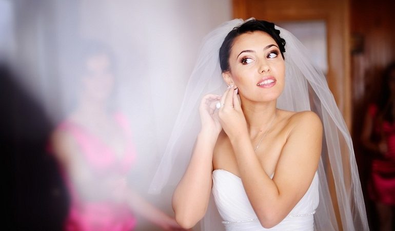 Тлумачення по сонникам, якщо довелося збиратися на весілля у сні: значення зборів на одруження