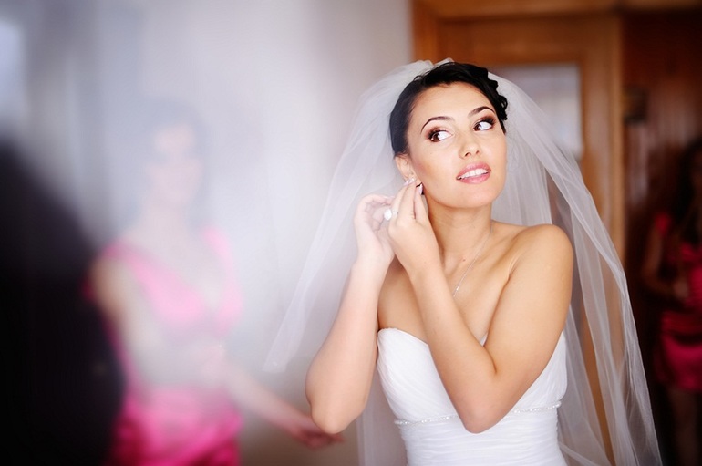 Тлумачення по сонникам, якщо довелося збиратися на весілля у сні: значення зборів на одруження