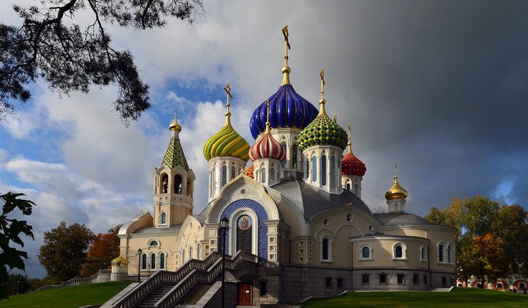 Тлумачення сонника: до чого сниться католицька церква, буддійський храм, мечеть