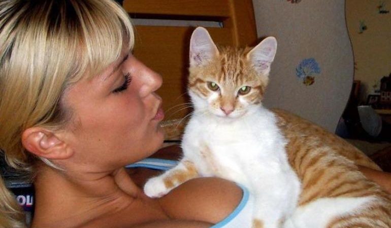 Трактування по сонникам сну, де довелося годувати грудьми кошеня: пояснення, до чого сниться випоювання молоком кішки