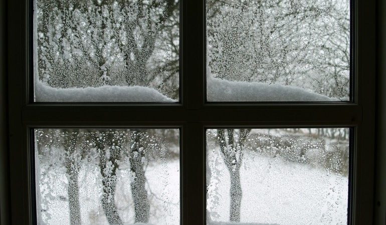 Вікно по соннику: до чого сниться відкрите, закрите чи розбите віконце, що означає вид за склом