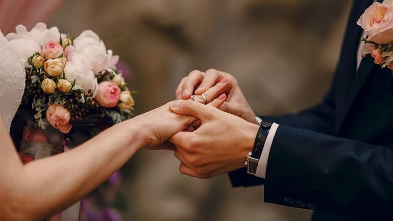Вийти заміж за незнайомця по соннику: пропозиція, весілля з невідомою людиною для заміжньої жінки