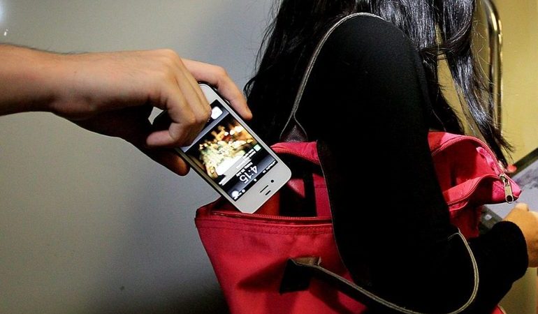 Вкрали телефон: трактування сновидіння з популярним сонникам, до чого сниться крадіжка мобільного засобу зв’язку