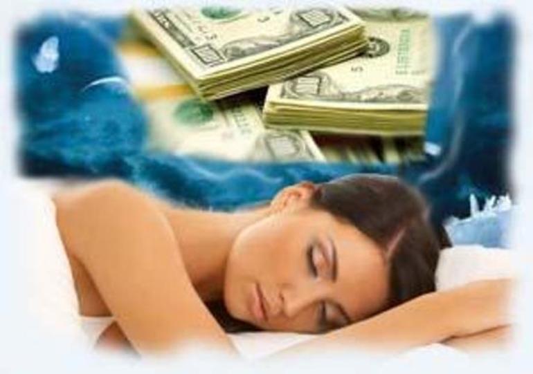 Втратити гроші у сні: до чого сниться зникнення гаманця або банківської картки