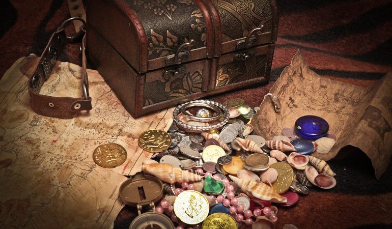 Значення сну про пошук скарбу: трактування різними сонниками