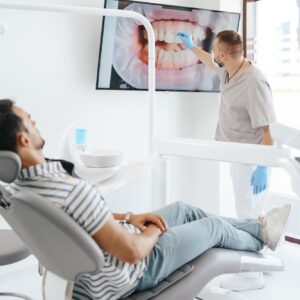 Комплексний підхід до протезування зубів в клініці UADenta у Дніпрі