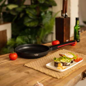 Універсальна сковорода: 5 причин, чому вона повинна бути в кожному домі