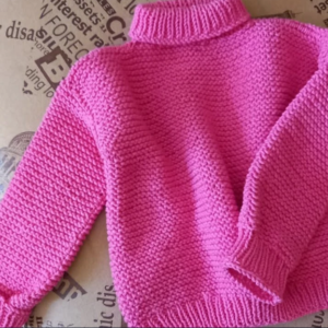 Светр для дівчинки: важлива частина теплого та продуманого гардероба