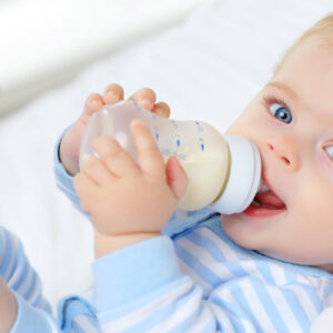 Основні помилки батьків при годуванні сумішшю