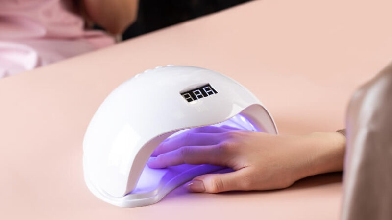 Все, що потрібно для професійного манікюру